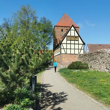 Modern-stadtnah-ruhig-parkplatz Und Geschirrspueler